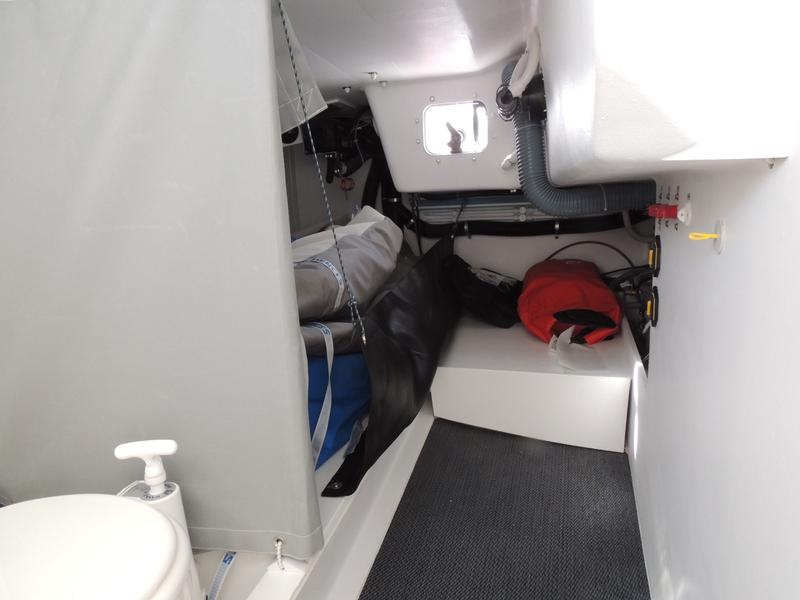 Book yachts online - sailboat - Pogo 30 - RIA ÉA - rent