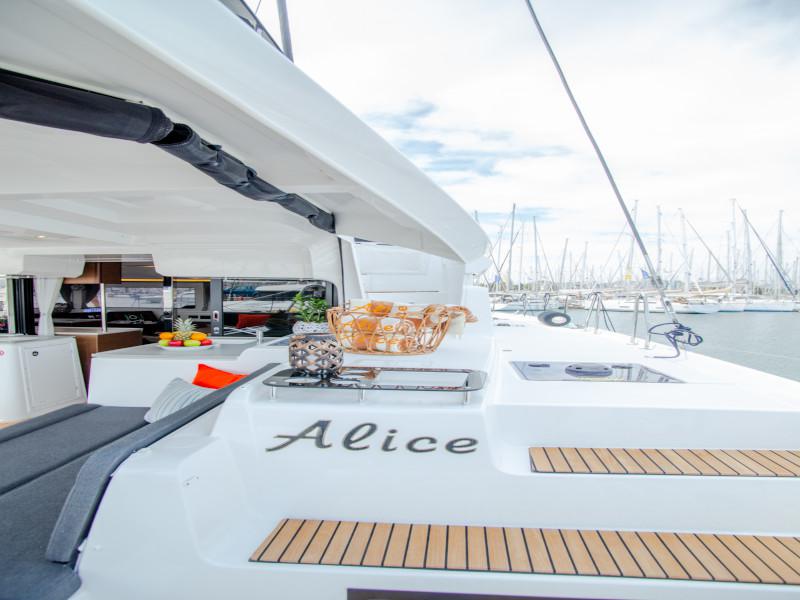 Book yachts online - catamaran - Lagoon 46 - ALICE - rent