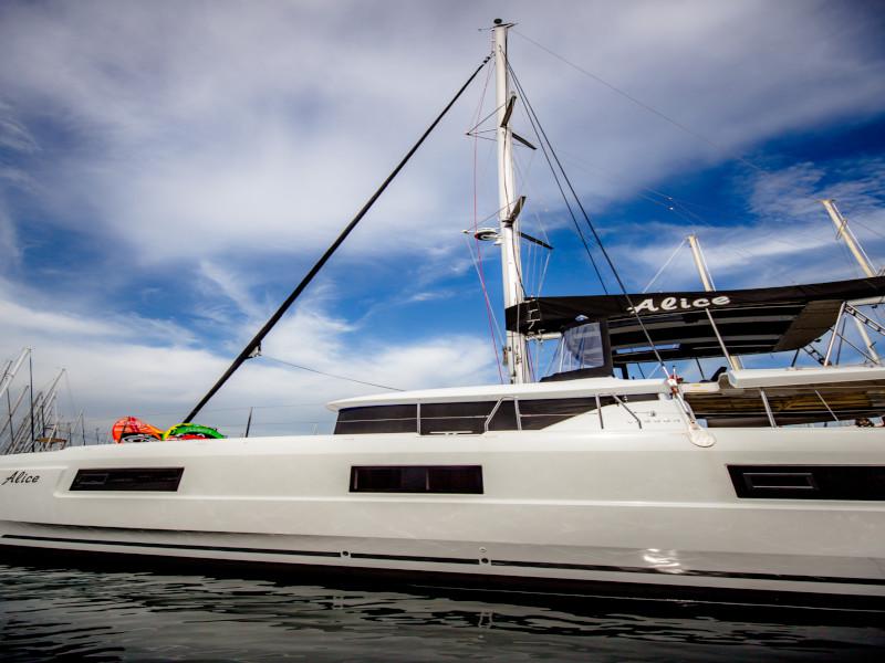 Book yachts online - catamaran - Lagoon 46 - ALICE - rent