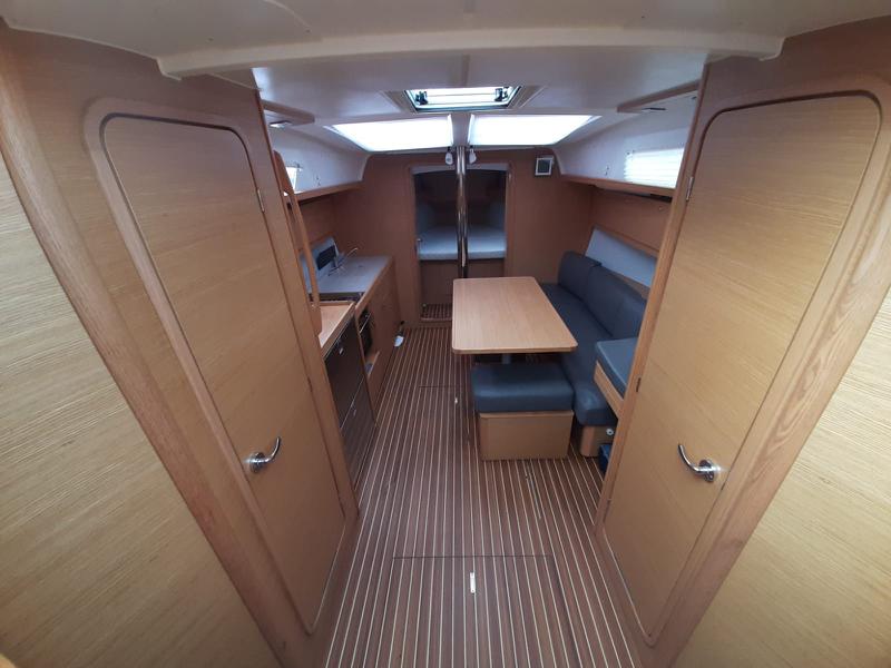 Book yachts online - sailboat - Dufour 382 Grand Large Shira 2018 - Shira - rent