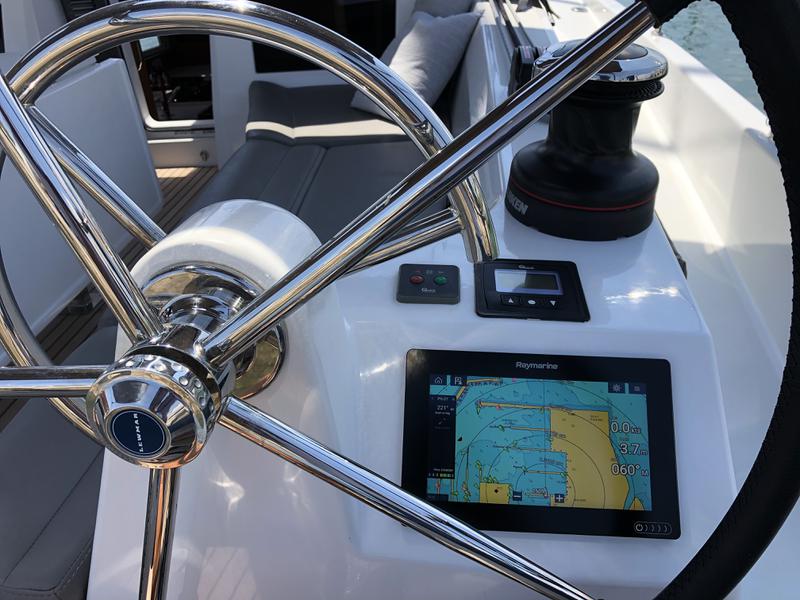 Book yachts online - sailboat - Sun Odyssey 410 ( INVENTER ) - Aquaholic ( inverter-solar panels ) - rent