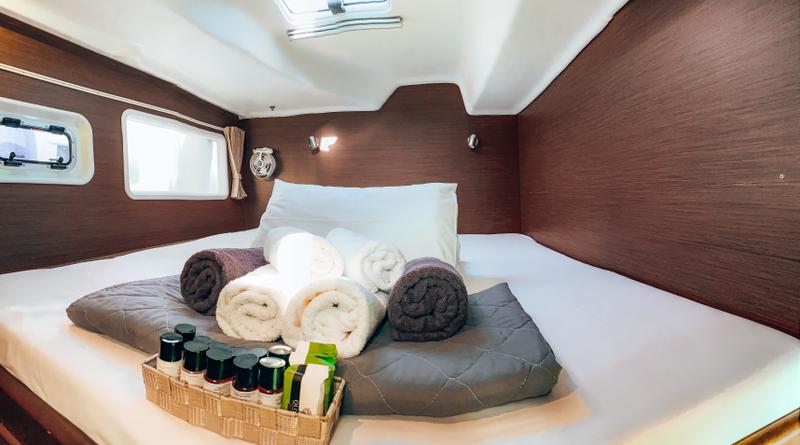 Book yachts online - catamaran - Lagoon 380 ( INVENTER ) - Tiny K. ( inverter-solar panels ) - rent