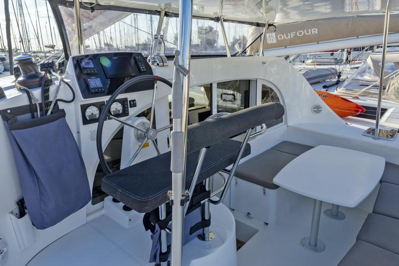 Book yachts online - catamaran - Lagoon 380 ( INVENTER ) - Tiny K. ( inverter-solar panels ) - rent