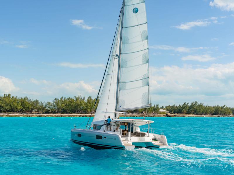 Book yachts online - catamaran - Lagoon 42 - Le Petit Sable - rent