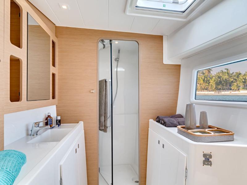 Book yachts online - catamaran - Lagoon 42 - Le Petit Sable - rent