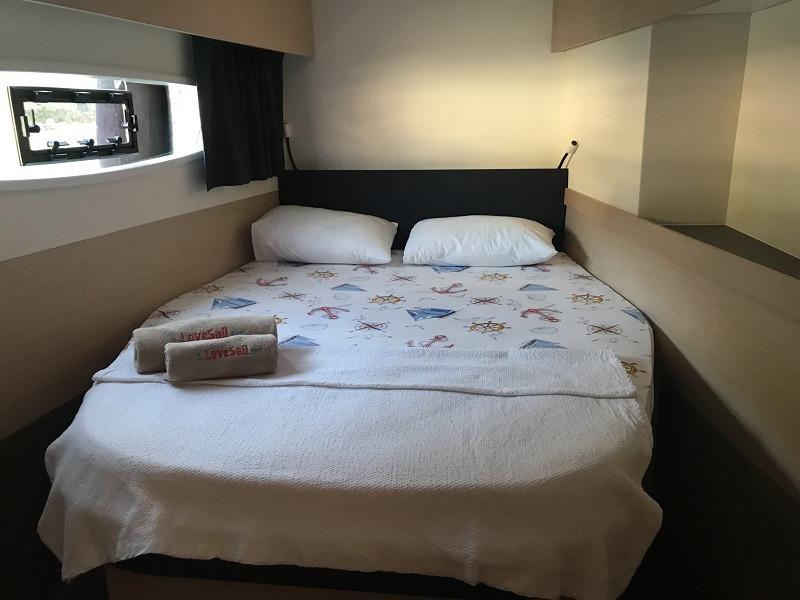 Book yachts online - catamaran - Astréa 42 - Bonita - rent