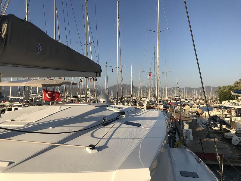 Book yachts online - catamaran - Astréa 42 - Bonita - rent