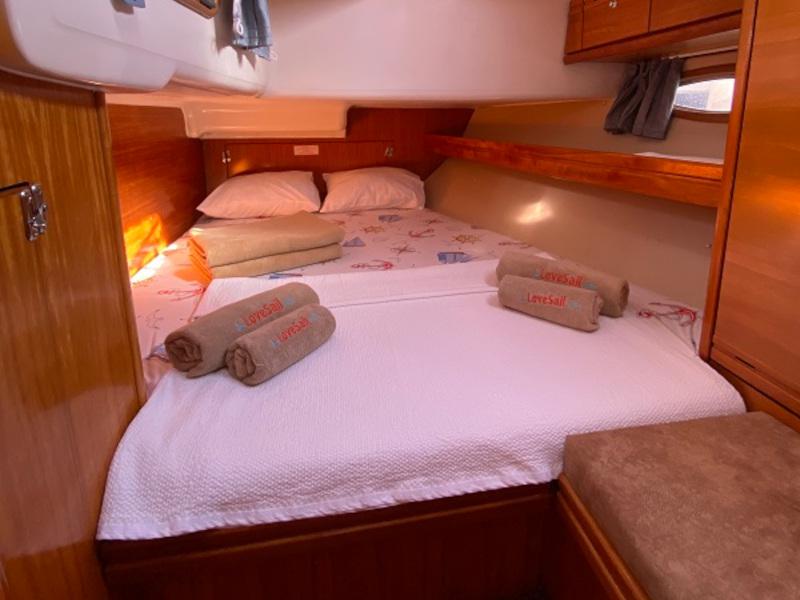 Book yachts online - sailboat - Bavaria 46 - Esperanza - rent