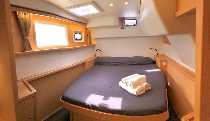 Book yachts online - catamaran - Lagoon 450 F - ONENO - rent