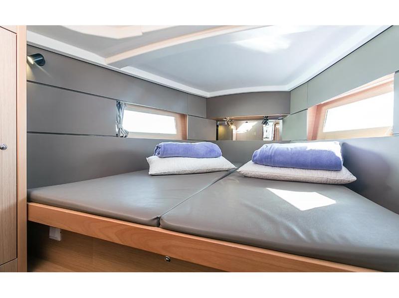 Book yachts online - sailboat - Oceanis 38 - MÁXIMO - rent