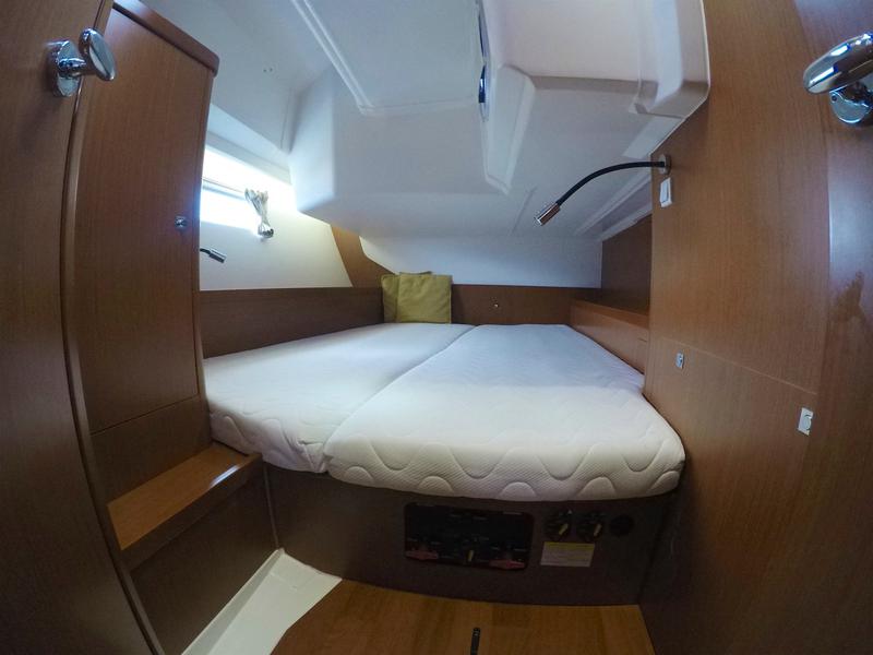 Book yachts online - sailboat - Oceanis 45 - HACHE - rent