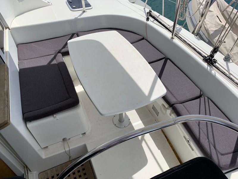 Book yachts online - catamaran - Lagoon 380 - NIRVANA - rent