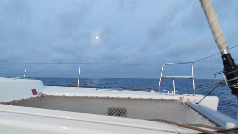Book yachts online - catamaran - Lagoon 380 - NIRVANA - rent