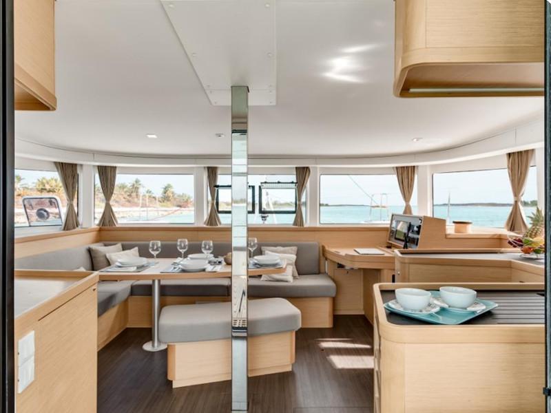 Book yachts online - catamaran - Lagoon 42 - Aero - rent