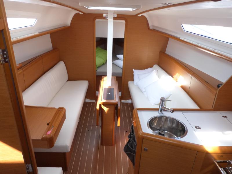 Book yachts online - sailboat - Sun Odyssey 33i - Taga - rent
