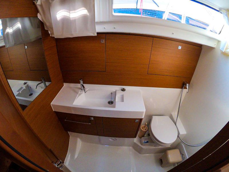 Book yachts online - sailboat - Sun Odyssey 519 - Mayflower - A/C &amp; Gen - rent
