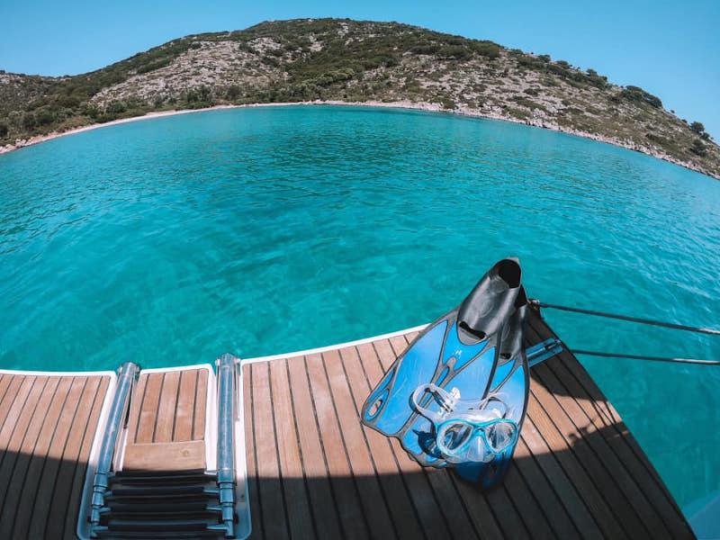 Book yachts online - sailboat - Sun Odyssey 479 - Guinness  - 4 electric WC - new sails 2022 - rent