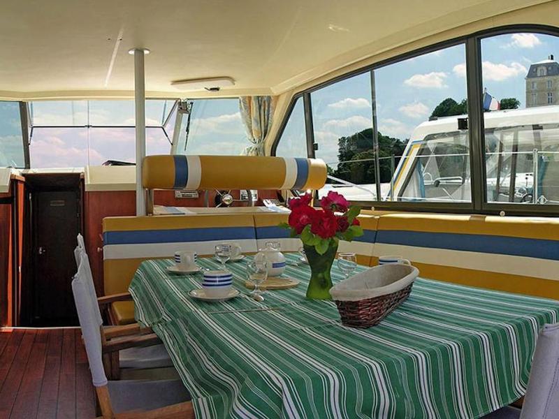 Book yachts online - motorboat - Sedan 1160 - HARMONIE 2 FR - rent