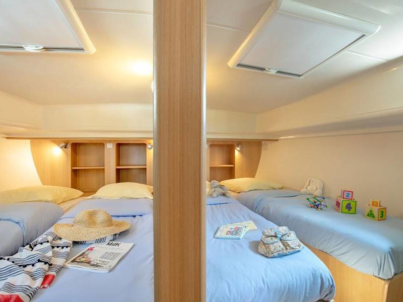 Book yachts online - motorboat - Quattro Fly C - HIMMELPFORT DE - rent