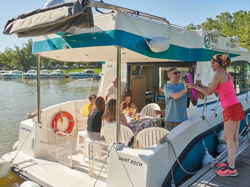 Book yachts online - motorboat - Quattro Fly C - DETTWILLER FR - rent