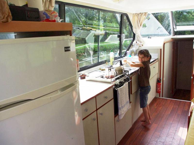 Book yachts online - motorboat - Sedan 1170 - SUCE / ERDRE FR - rent