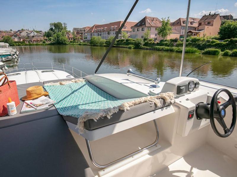 Book yachts online - motorboat - Octo Fly - Den Haag NL - rent