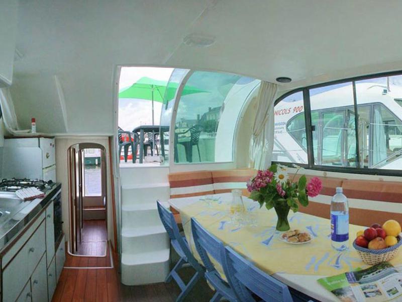 Book yachts online - motorboat - Confort 1350 B - CHAMPAGNEY FR - rent