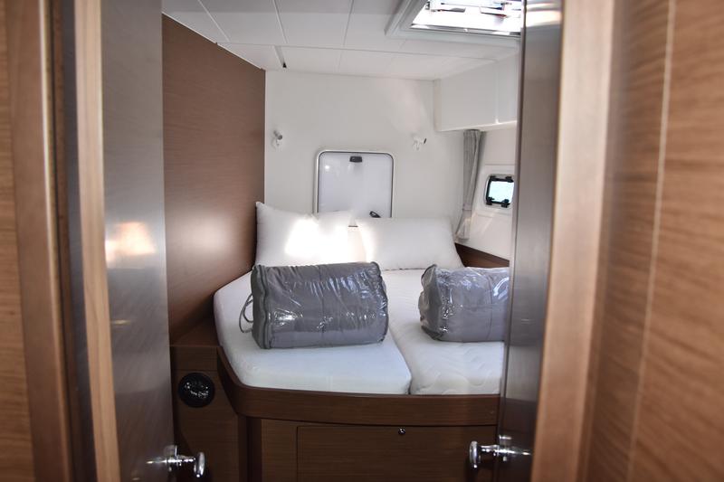 Book yachts online - catamaran - Lagoon 42 (A/C, Watermaker, Gen) - ZAKI - rent