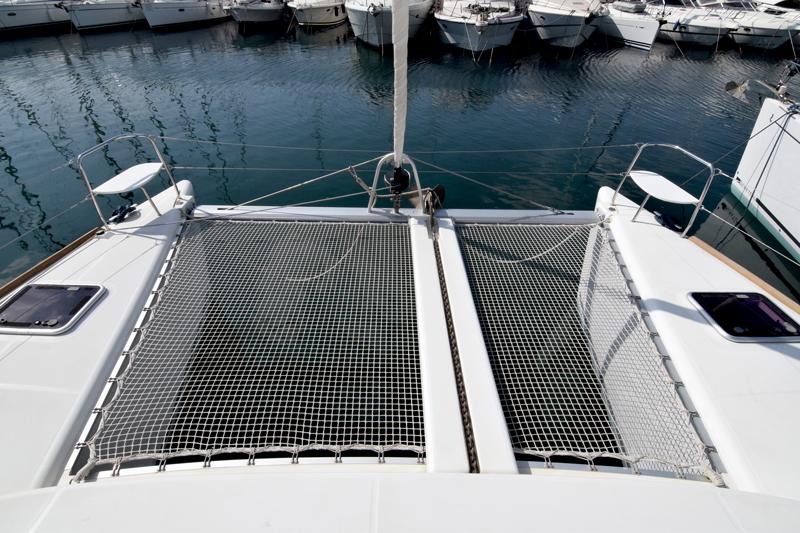 Book yachts online - catamaran - Lagoon 380 - Semele - rent