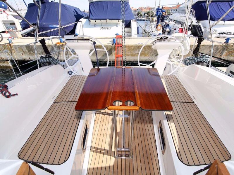 Book yachts online - sailboat - Bavaria Cruiser 41S - Major Tom - rent