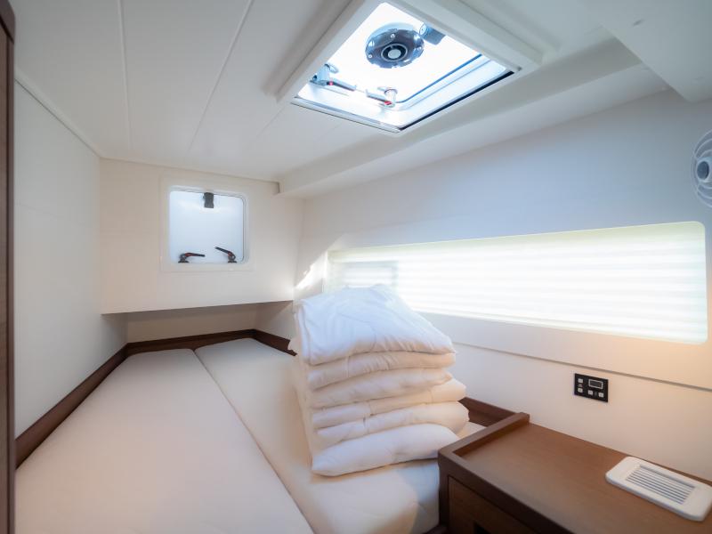Book yachts online - catamaran - Lagoon 40 - Sail Away - rent