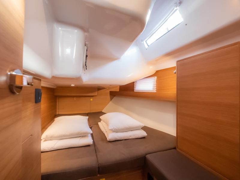 Book yachts online - sailboat - Elan Impression 45.1 - Josephine - rent