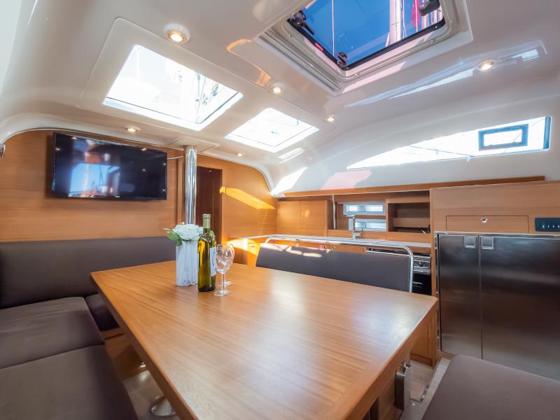 Book yachts online - sailboat - Elan Impression 45.1 - Josephine - rent