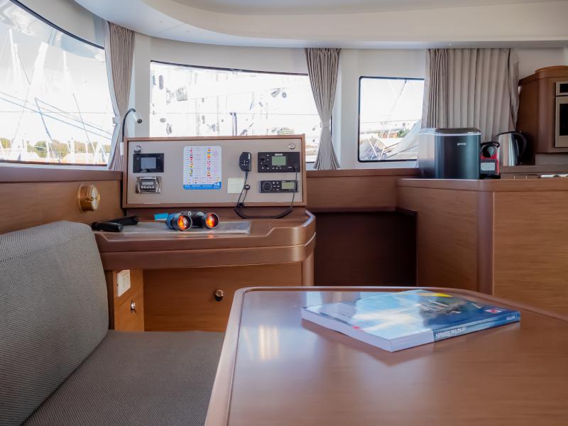 Book yachts online - catamaran - Lagoon 42 - Fly With Me - rent