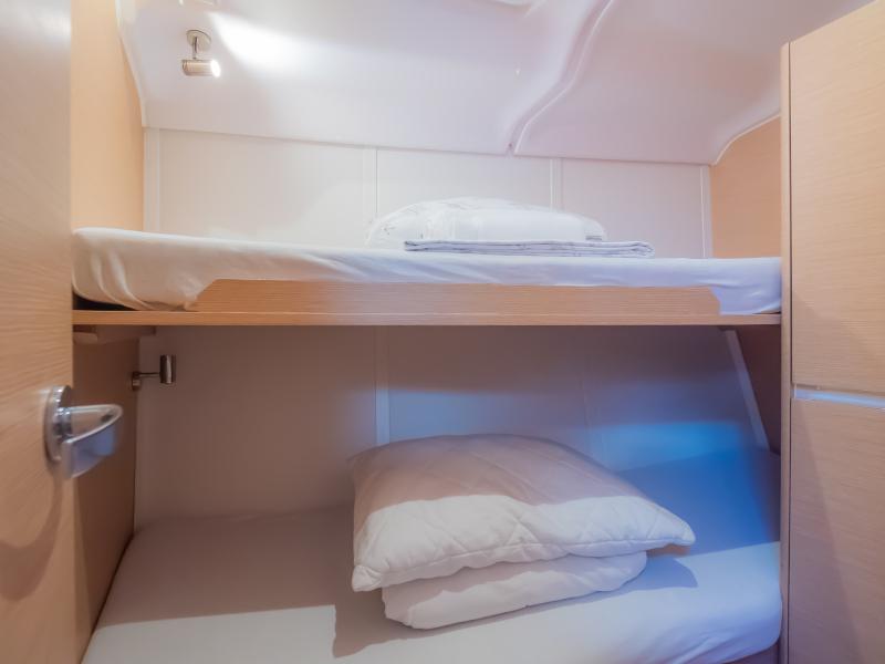 Book yachts online - sailboat - Elan 45 Impression - Amiya - rent