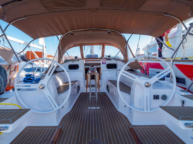 Book yachts online - sailboat - Elan 40 Impression - Maloi - rent