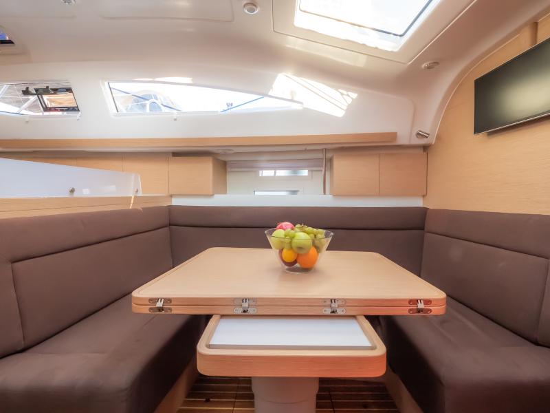 Book yachts online - sailboat - Elan 40 Impression - Maloi - rent