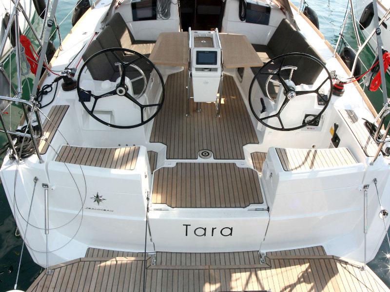 Book yachts online - sailboat - Sun Odyssey 389 - 2 cab - Tara - rent