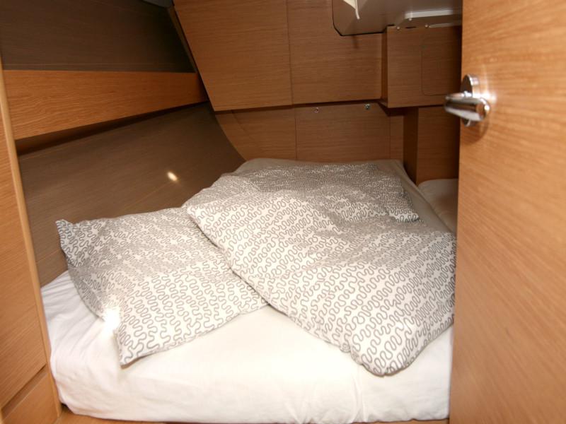 Book yachts online - sailboat - Dufour 382 Grand Large - 2 cab - Lia - rent