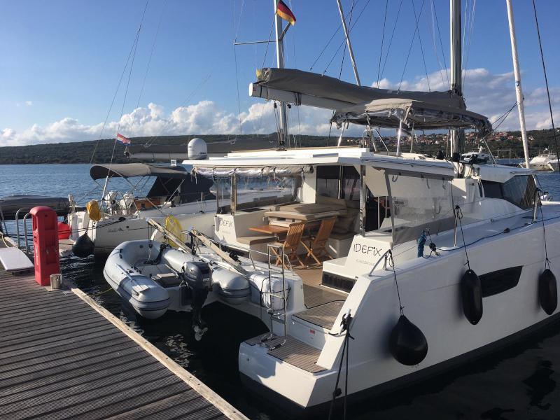 Book yachts online - catamaran - Lucia 40 - 3 cab - Idefix - rent