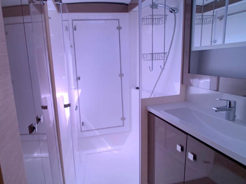 Book yachts online - catamaran - Lucia 40 - 3 cab - Idefix - rent
