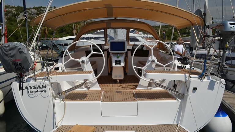 Book yachts online - sailboat - Hanse 418 - Laysan - rent