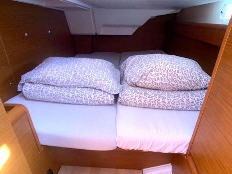 Book yachts online - sailboat - Sun Odyssey 389 - Amadeus - rent