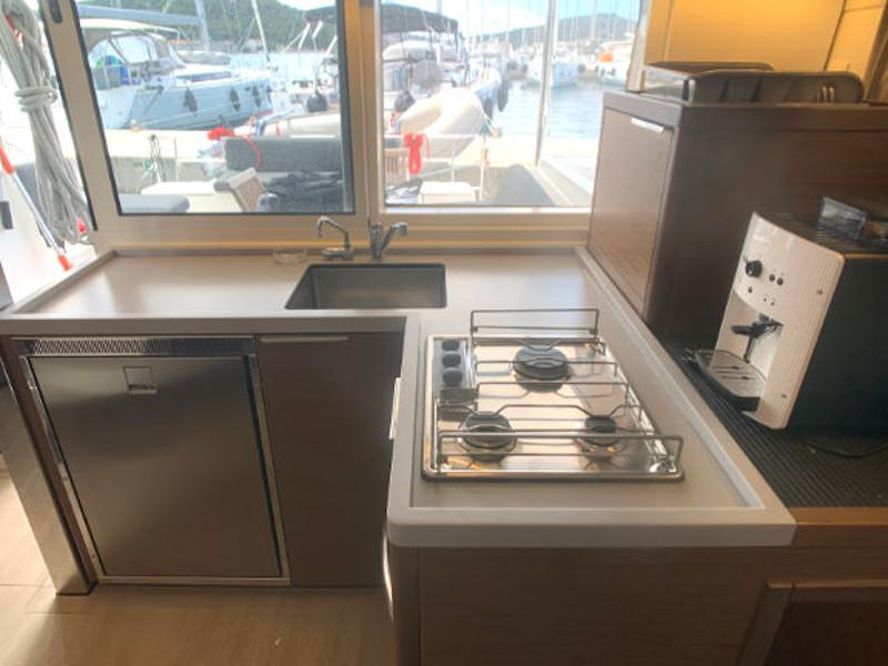 Book yachts online - catamaran - Lagoon 40 - Balance 69 - rent