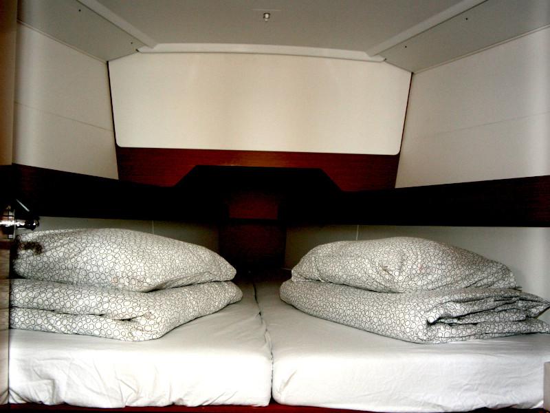 Book yachts online - sailboat - Sun Odyssey 349 - Antonija - rent