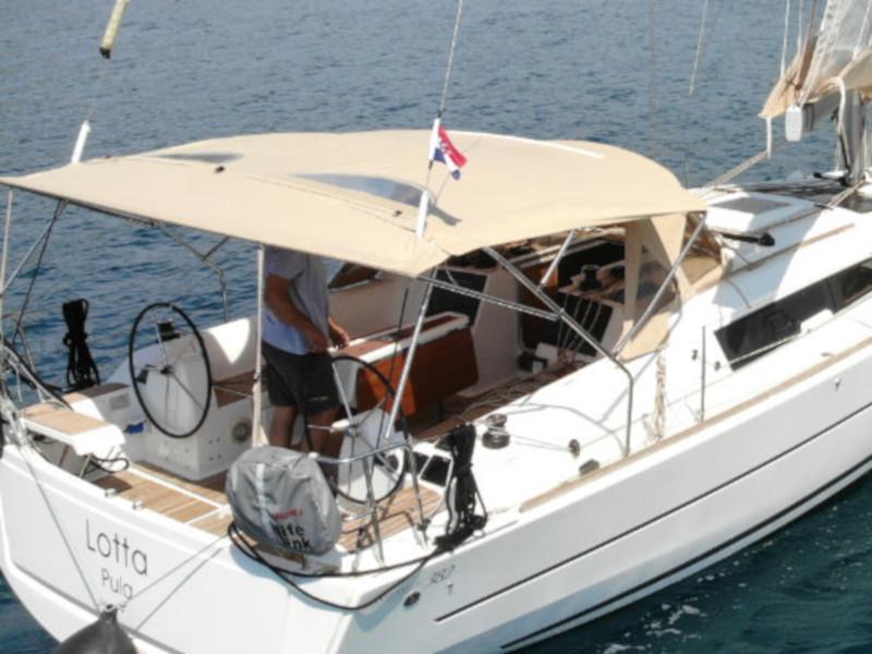 Book yachts online - sailboat - Dufour 382 Grand Large - 3 cab - Lotta - rent