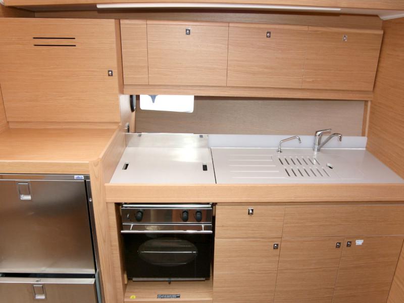 Book yachts online - sailboat - Dufour 382 Grand Large - 3 cab - Lotta - rent