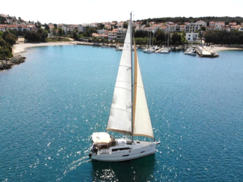 Book yachts online - sailboat - Dufour 382 Grand Large - 3 cab - Lotta - rent