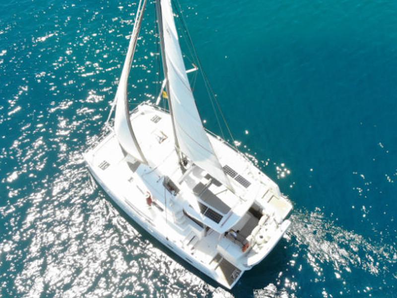Book yachts online - catamaran - Bali 4.3 - Carpe Ventum - rent