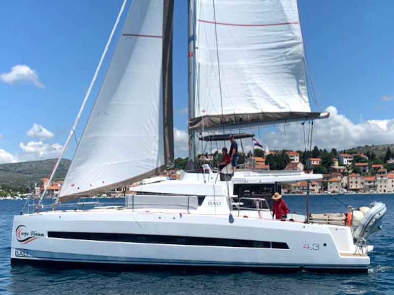 Book yachts online - catamaran - Bali 4.3 - Carpe Ventum - rent